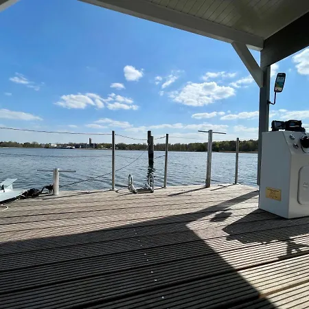 Hausboot Janne Luebeck Inclusive Kanu Nach Verfuegbarkeit Sup Und Wlan 50 Mbit S Flat Exterior photo