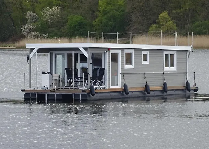 Hausboot Janne Luebeck Inclusive Kanu Nach Verfuegbarkeit Sup Und Wlan 50 Mbit S Flat