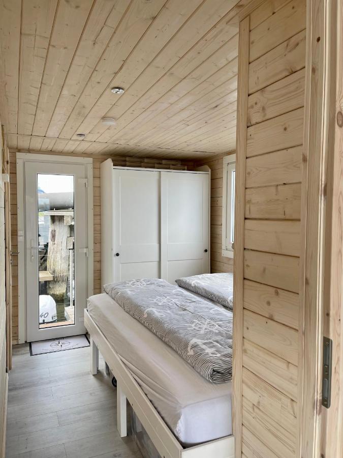 Botel Hausboot Janne Inclusive Kanu Nach Verfuegbarkeit Sup Und Wlan 50 Mbit S Flat Lubeck
