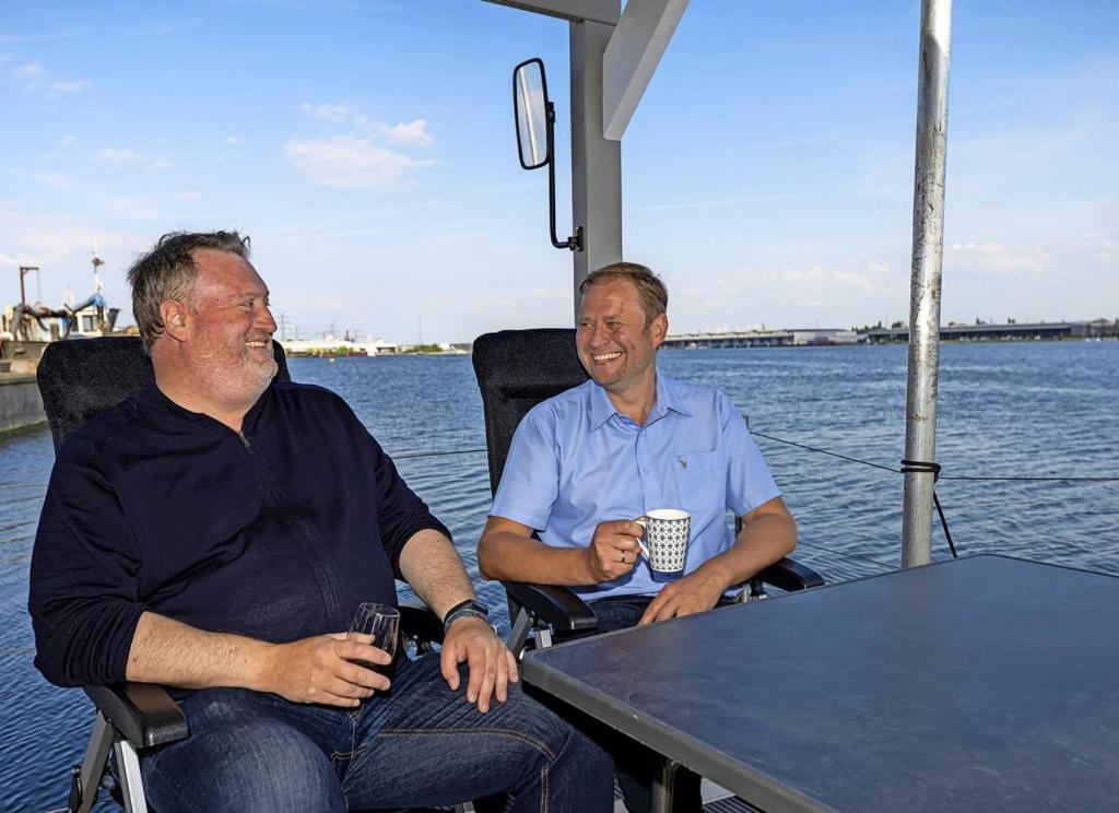 Botel Hausboot Janne Inclusive Kanu Nach Verfuegbarkeit Sup Und Wlan 50 Mbit S Flat Lubeck