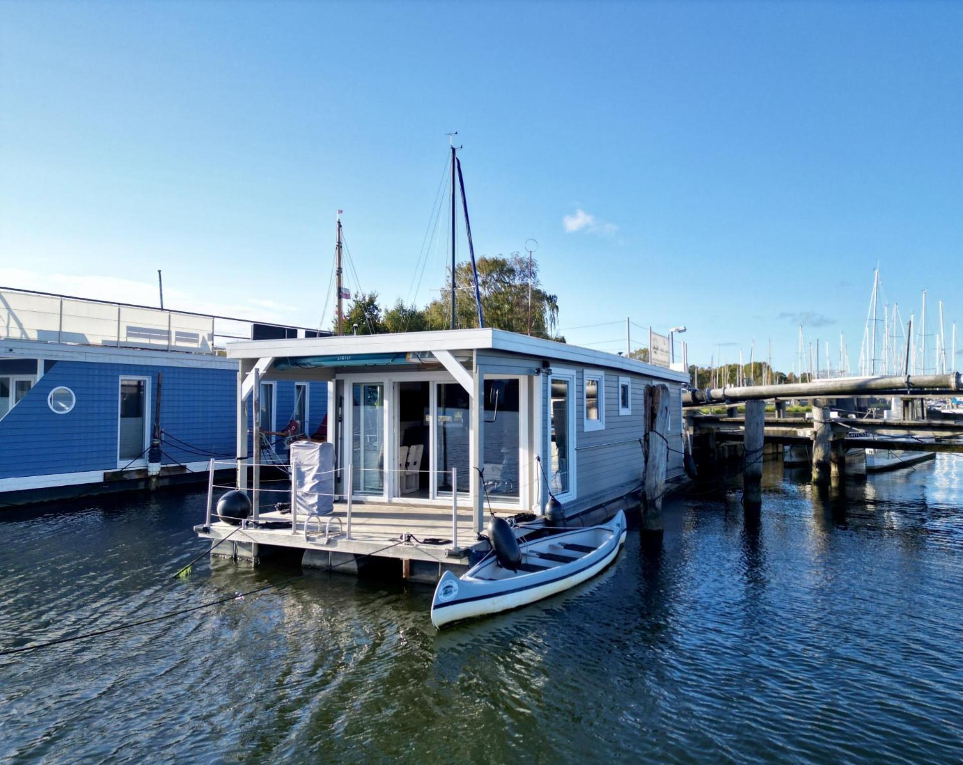 Botel Hausboot Janne Inclusive Kanu Nach Verfuegbarkeit Sup Und Wlan 50 Mbit S Flat *